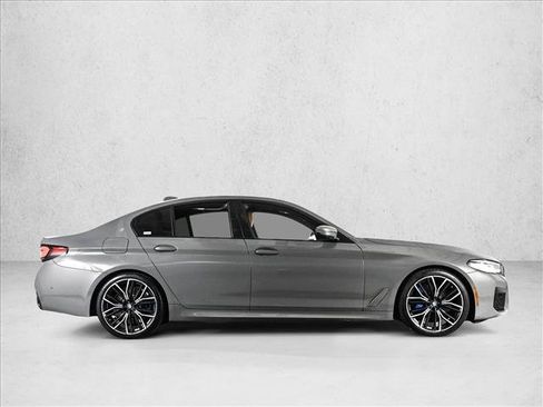 Used 2022 BMW M550i xDrive w/ Premium Package AWD/4WD image 4