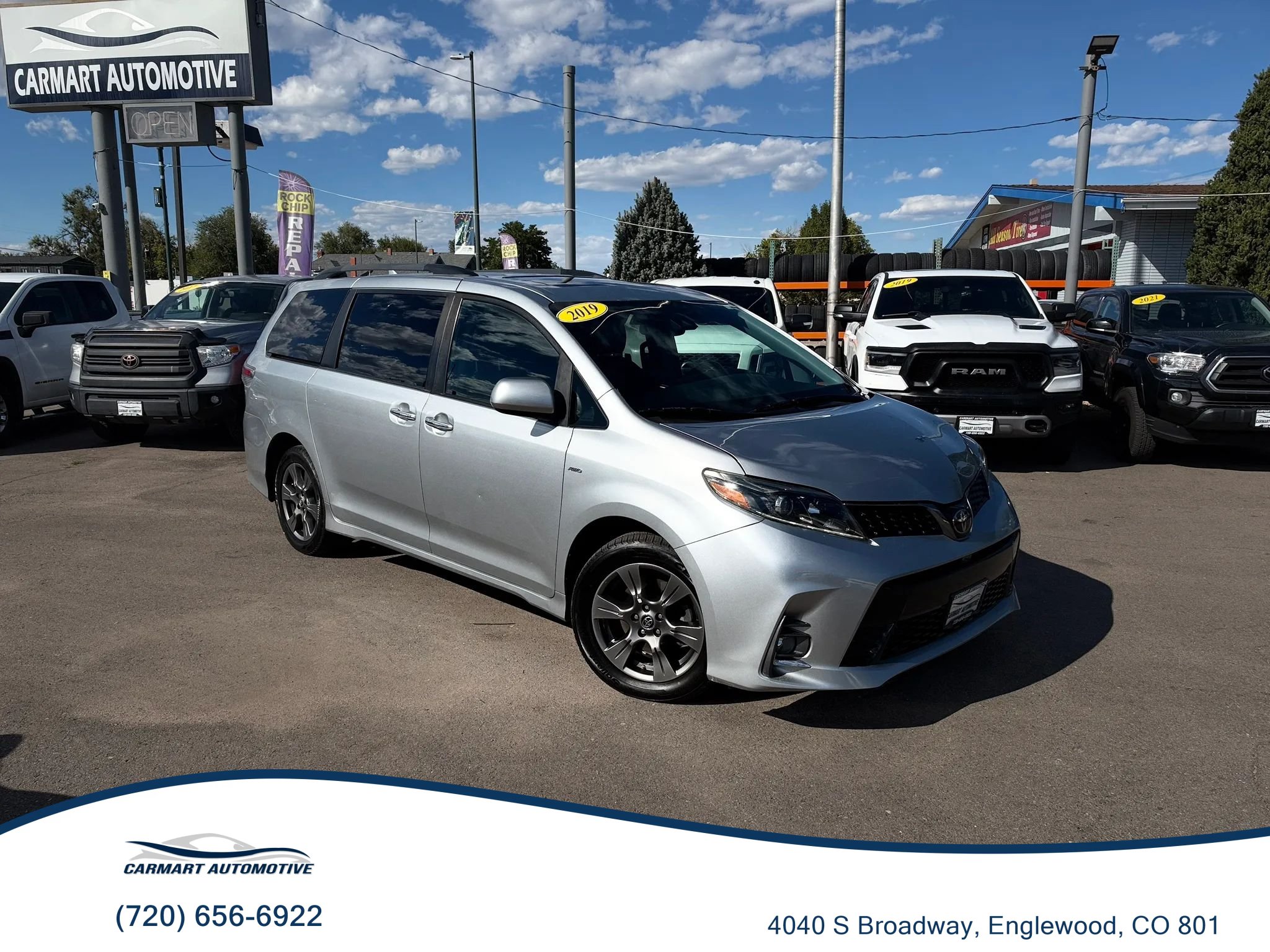 Used 2019 Toyota Sienna SE Premium w/ Carpet Mat Package AWD/4WD image 1