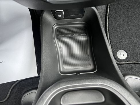 New 2026 Chrysler Pacifica Select w/ S Appearance Package image 23