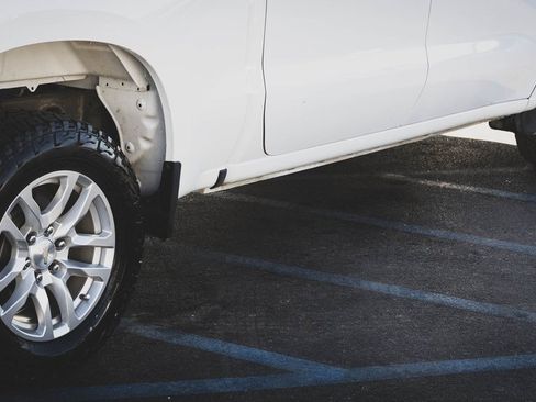 Used 2021 Chevrolet Silverado 1500 LT w/ Z71 Off-Road Package image 27