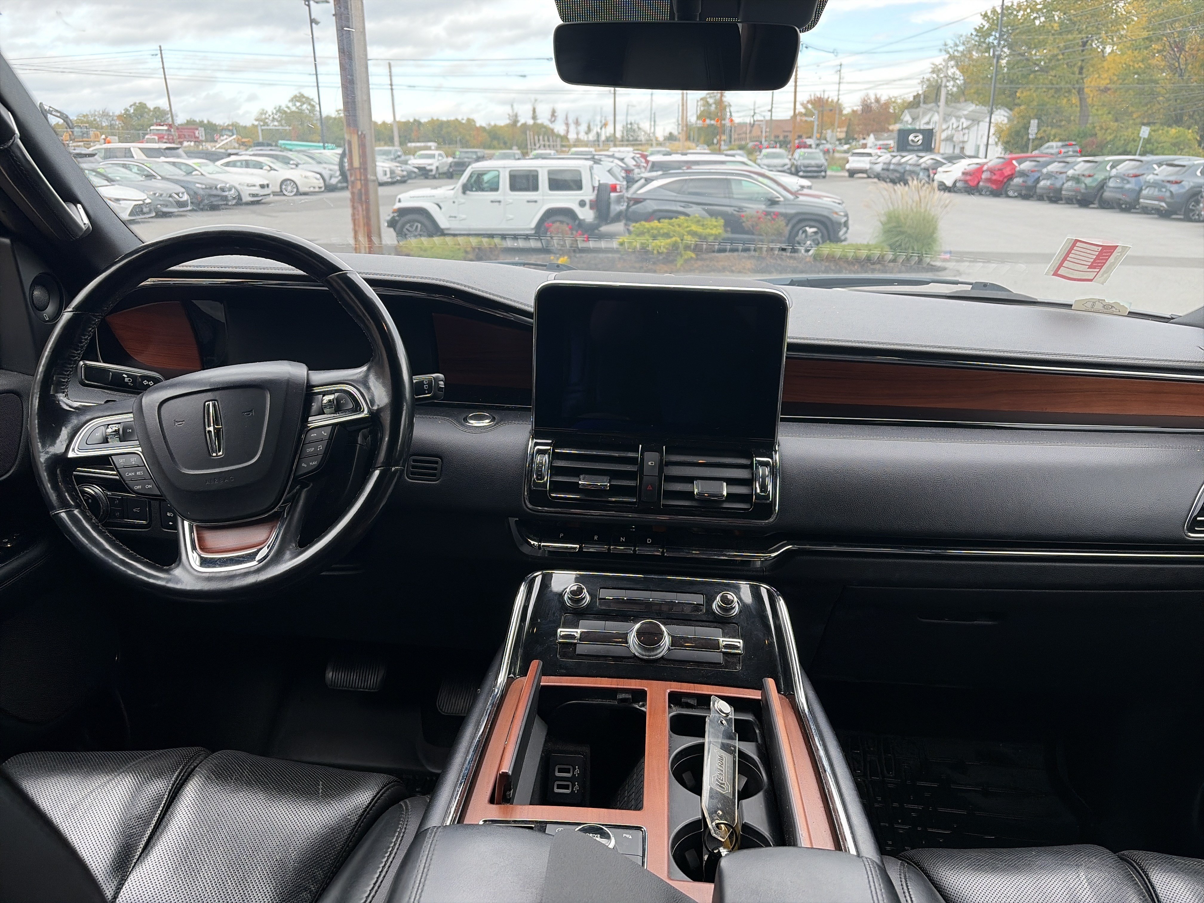 Used 2018 Lincoln Navigator Select AWD/4WD image 15