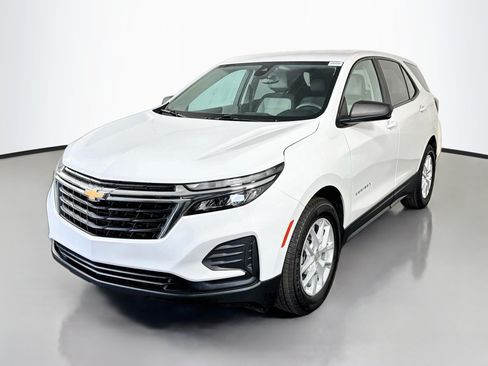 Used 2022 Chevrolet Equinox LS FWD image 4