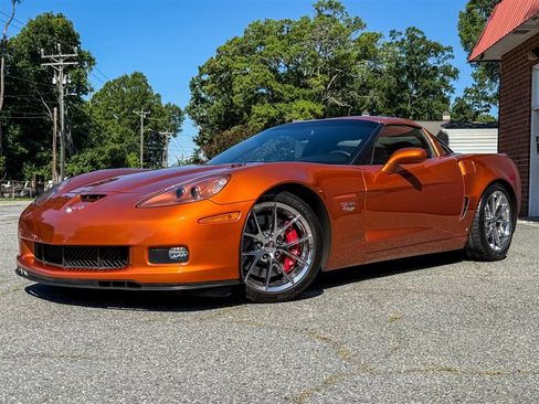 Used 2009 Chevrolet Corvette Z06 w/ Preferred Equipment Group RWD image 2