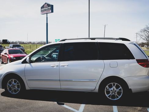 Used 2006 Toyota Sienna XLE Limited FWD image 22