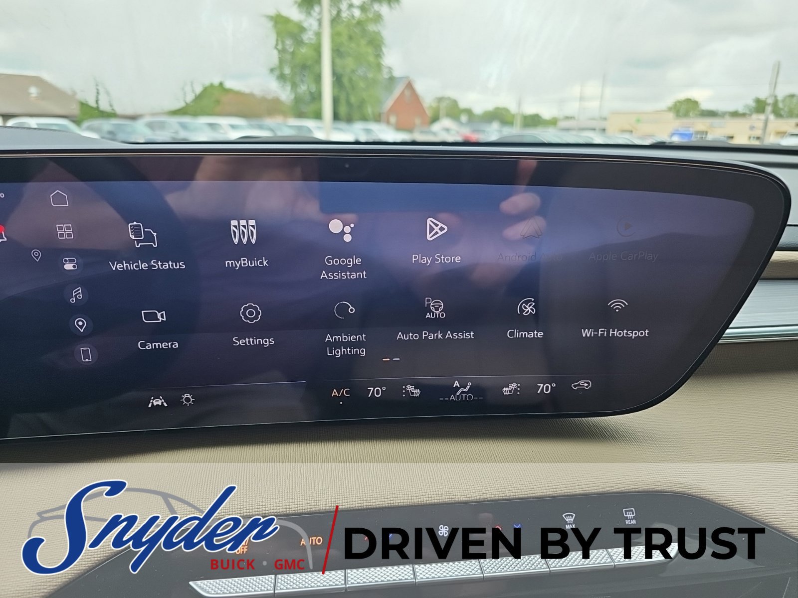 Used 2025 Buick Enclave Preferred w/ Super Cruise Package FWD image 16