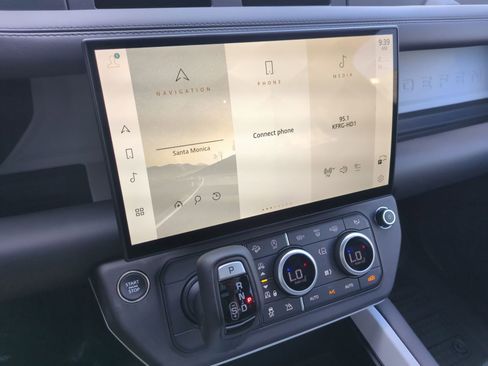 New 2026 Land Rover Defender 110 X-Dynamic SE image 19