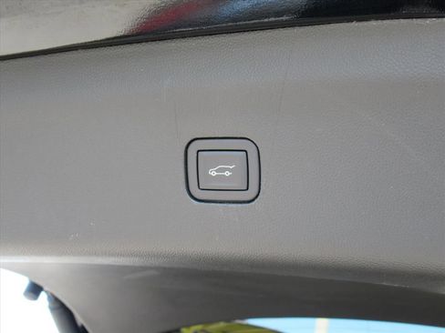 Used 2024 Buick Enclave Essence w/ Experience Buick Package image 33