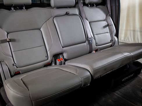 Used 2020 GMC Sierra 3500 SLT w/ SLT Premium Plus Package image 31