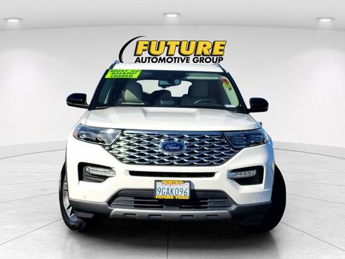 Certified 2020 Ford Explorer Platinum w/ Premium Technology Package AWD/4WD image 2