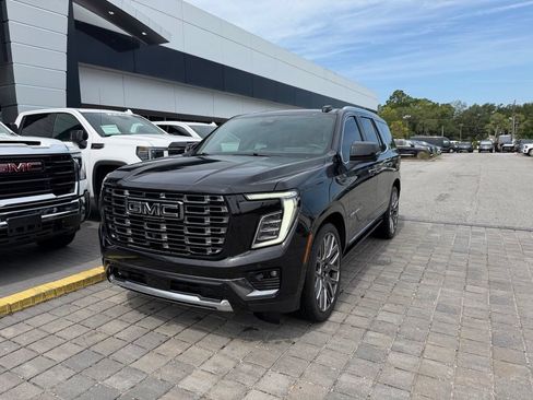 Used 2025 GMC Yukon Denali Ultimate AWD/4WD image 2