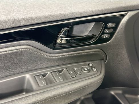 Used 2024 Honda Odyssey Elite image 19