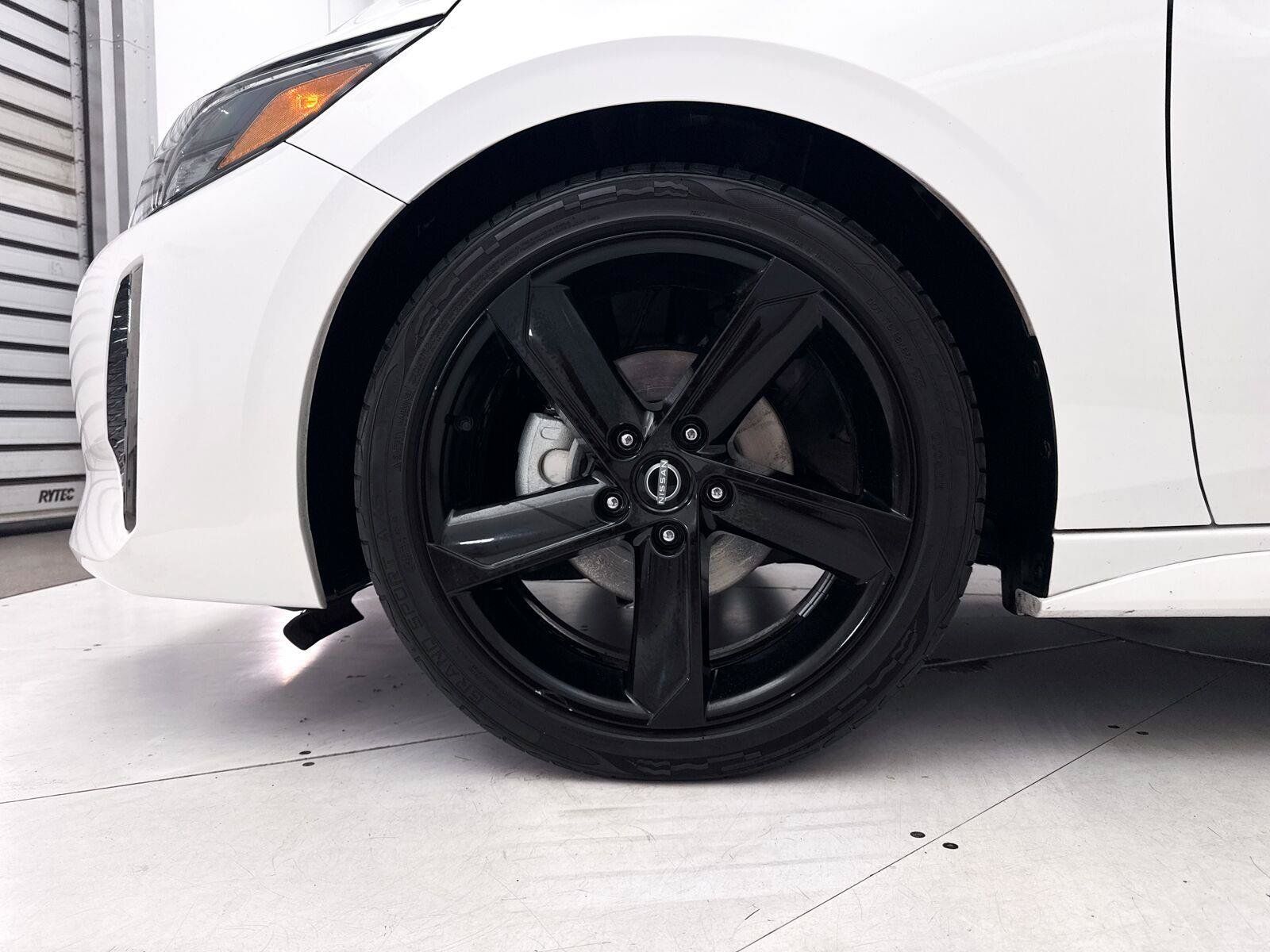 Used 2024 Nissan Sentra SR w/ SR Premium Package FWD image 15