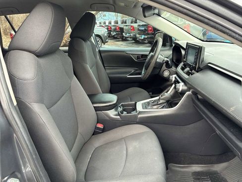 Used 2020 Toyota RAV4 LE image 24