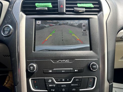 Used 2019 Ford Fusion SE image 20