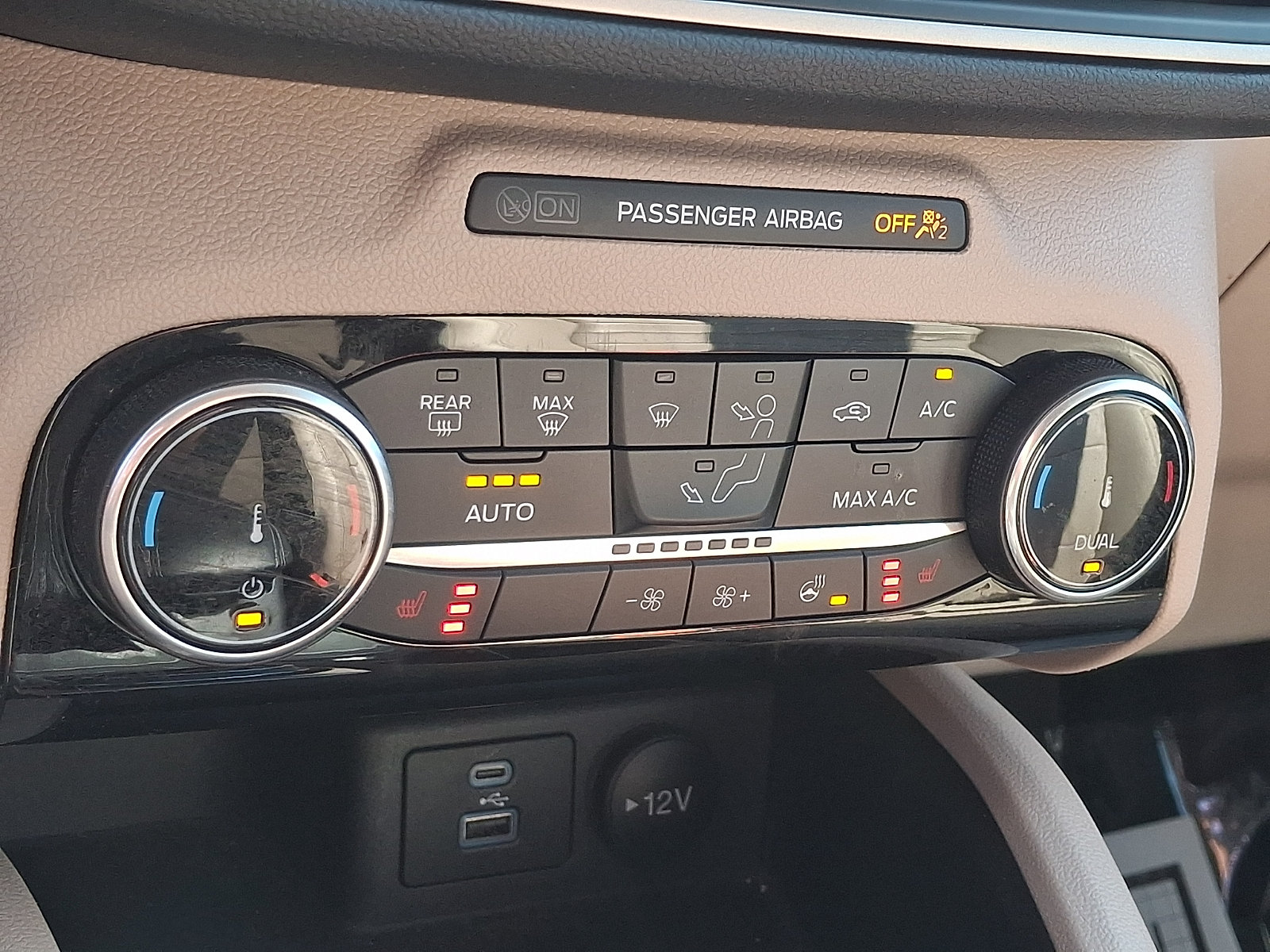 Used 2022 Ford Escape SEL AWD/4WD image 15