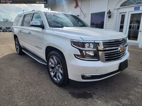 Used 2016 Chevrolet Suburban LTZ image 3