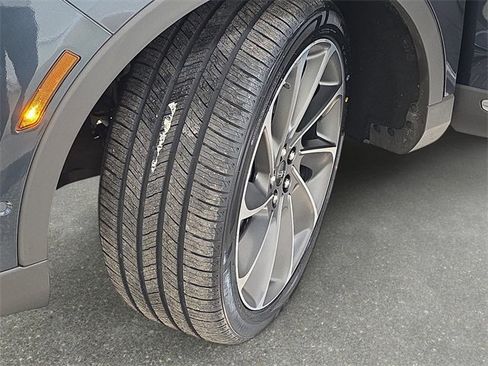 Used 2023 Lincoln Nautilus Reserve w/ Equipment Group 202A image 29