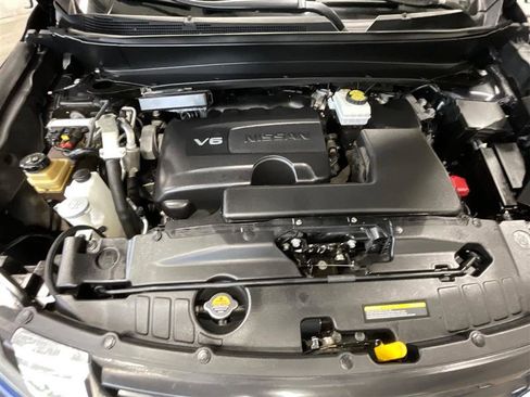 Used 2019 Nissan Pathfinder SV AWD/4WD image 21