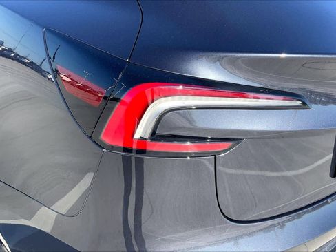 Used 2024 Tesla Model 3 Standard Range image 24