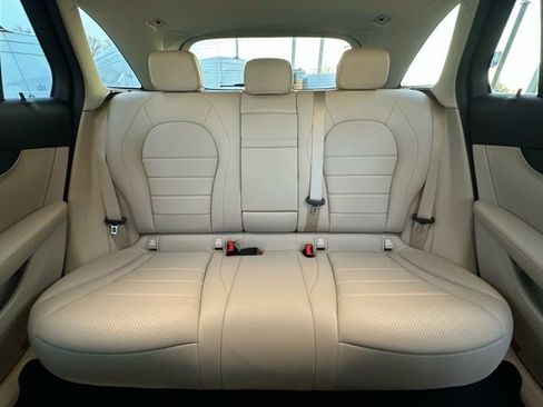 Certified 2022 Mercedes-Benz GLC 300 4MATIC image 17