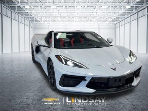 Used 2023 Chevrolet Corvette Stingray Preferred Conv w/ Z51 Performance Package RWD image 4