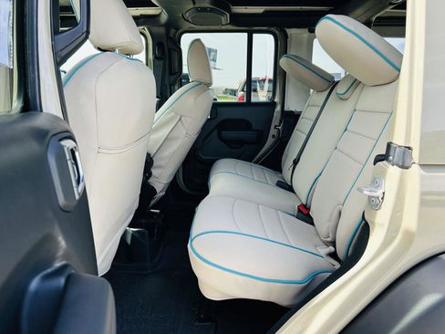 Used 2022 Jeep Wrangler Unlimited Sport image 27