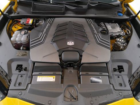 Used 2022 Lamborghini Urus image 75