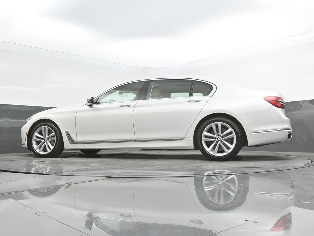 Used 2019 BMW 750i w/ Executive Package RWD image 43
