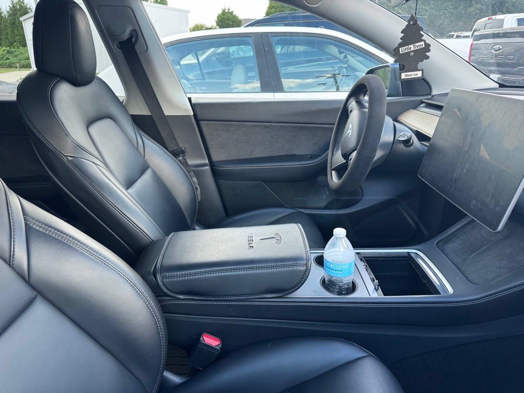 Used 2021 Tesla Model Y Long Range AWD/4WD image 4