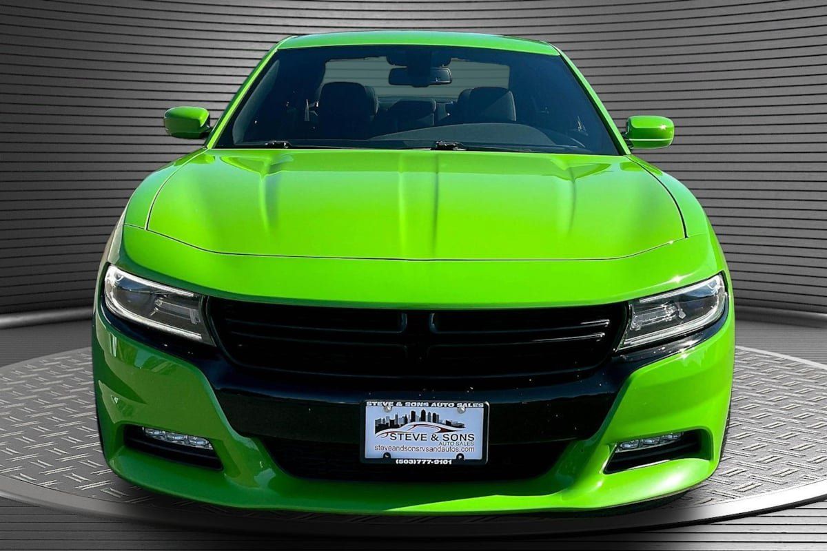 Used 2017 Dodge Charger SXT w/ Rallye Group RWD image 2