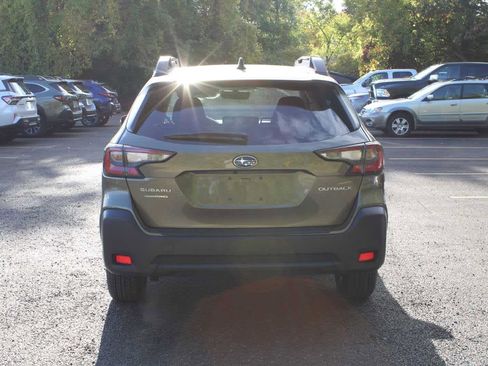 Used 2025 Subaru Outback Premium image 10