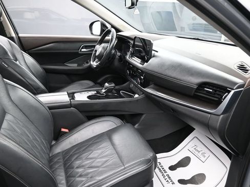 Used 2021 Nissan Rogue Platinum FWD image 32