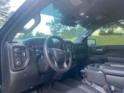 Used 2022 Chevrolet Silverado 1500 Custom Trail Boss w/ Midnight Edition AWD/4WD image 18