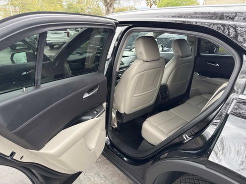 Used 2023 Cadillac XT4 Premium Luxury image 13