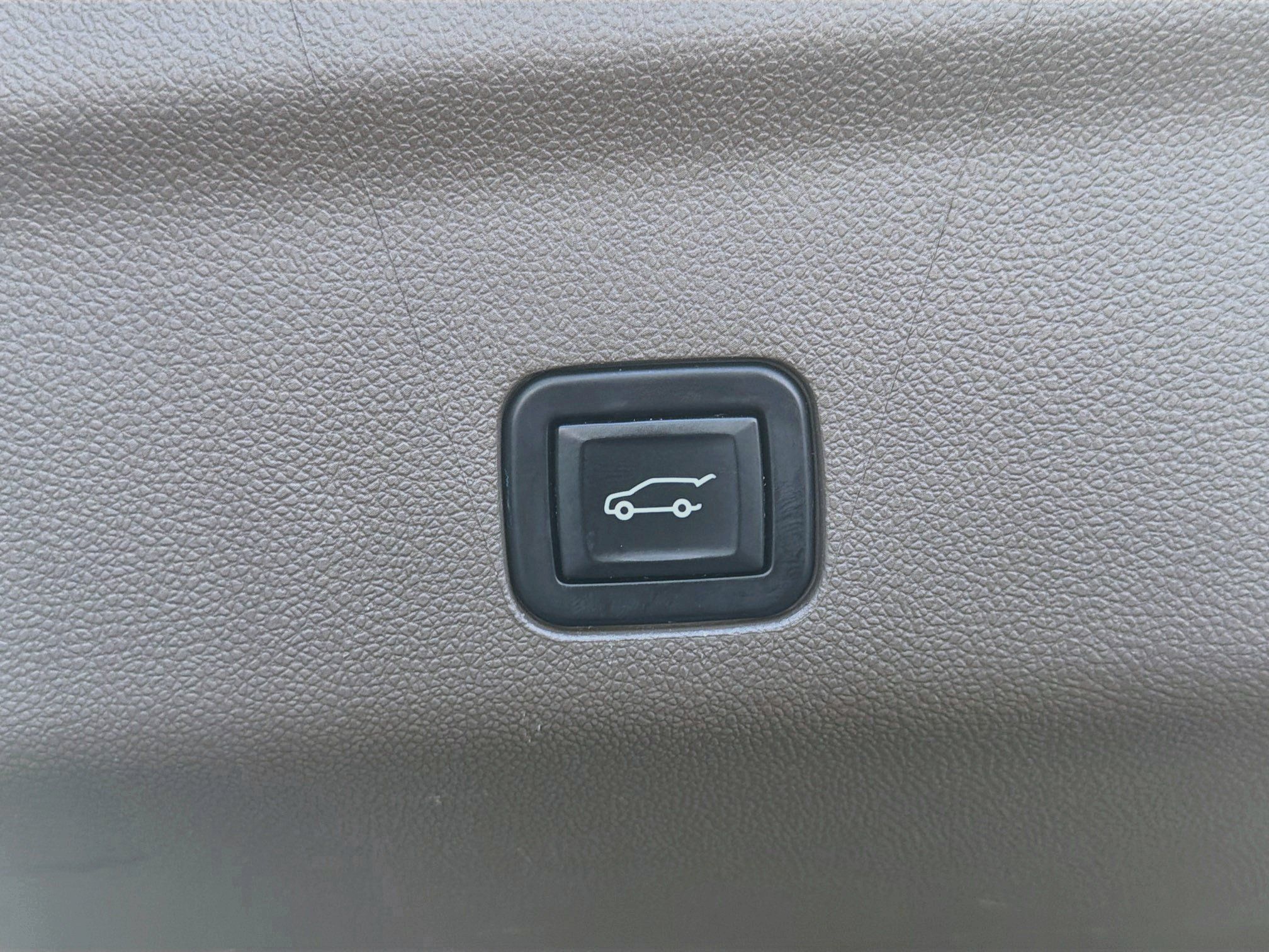 Used 2022 GMC Yukon Denali AWD/4WD image 32