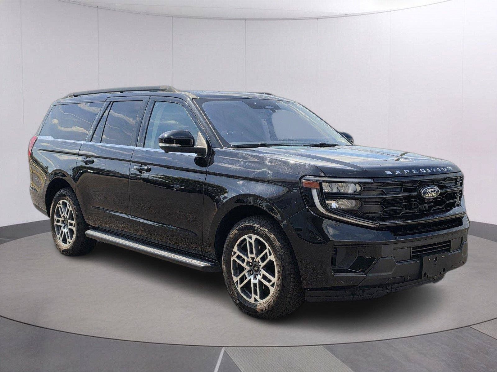 Used 2025 Ford Expedition Max Active AWD/4WD image 7