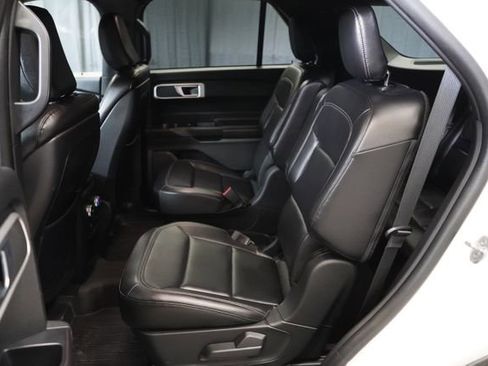 Used 2020 Ford Explorer XLT w/ Equipment Group 202A AWD/4WD image 42