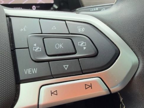Used 2025 Volkswagen Atlas SEL AWD/4WD image 26