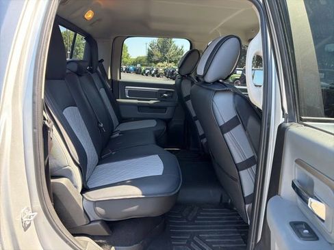 Used 2018 RAM 1500 Classic SLT RWD image 12