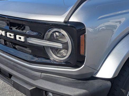 Used 2021 Ford Bronco Outer Banks image 9
