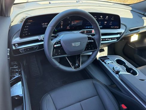 New 2025 Cadillac Lyriq Luxury image 3