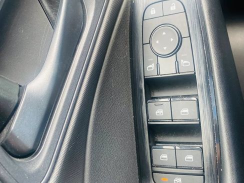 Used 2024 Nissan Rogue S FWD image 12