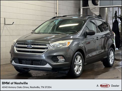 Used 2017 Ford Escape SE FWD image 1