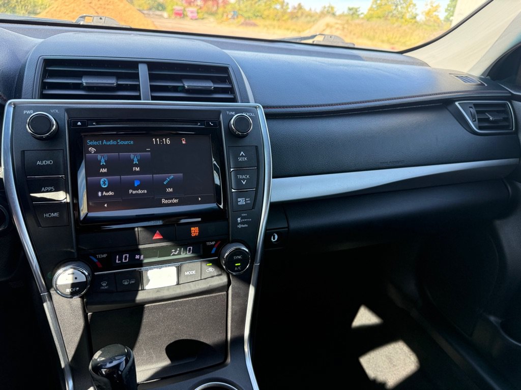 Used 2016 Toyota Camry XSE w/ Moonroof Package FWD image 13
