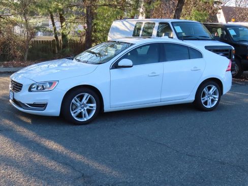 Used 2014 Volvo S60 T5 image 2