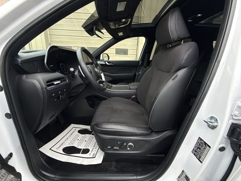 Used 2025 Hyundai Palisade Calligraphy AWD/4WD image 13