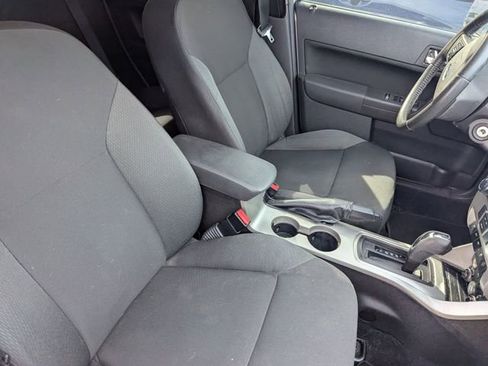Used 2010 Ford Focus SES image 9