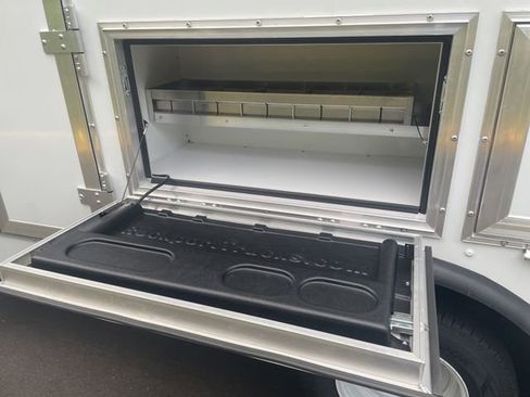 New 2026 Ford E-450 and Econoline 450 Super Duty w/ Power Equipment Group image 7