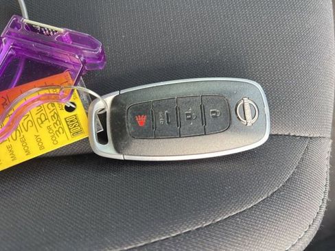 Used 2024 Nissan Sentra SV image 32