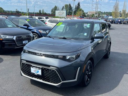 Used 2023 Kia Soul S FWD image 4